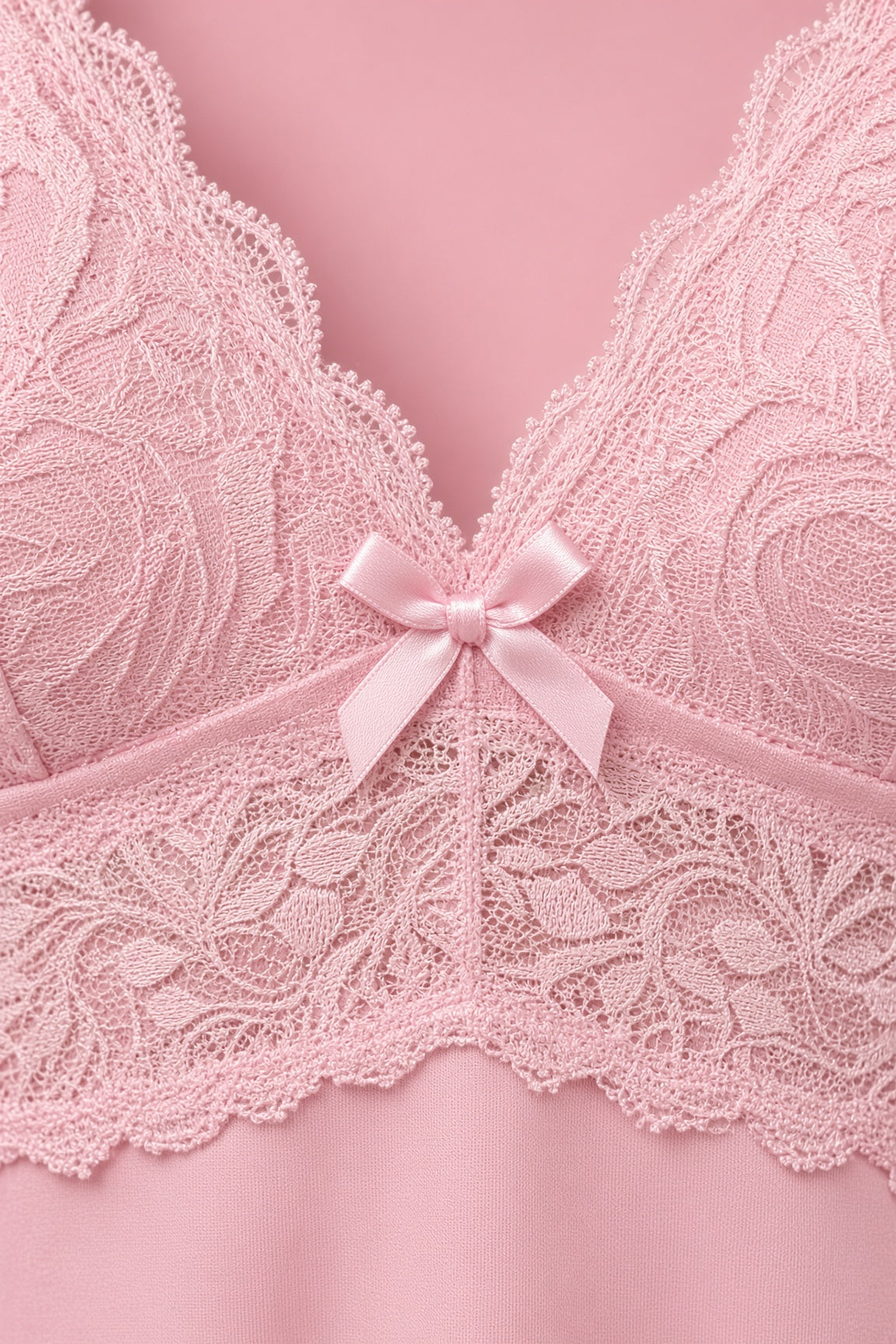 Romantic lace & sweet ruffle details